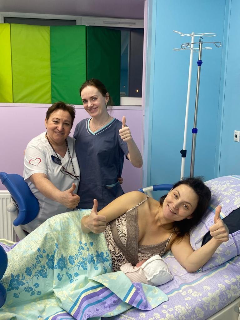 Алла Валерьевна с мамой и малышом
