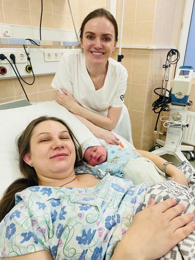 Алла Валерьевна с мамой и малышом