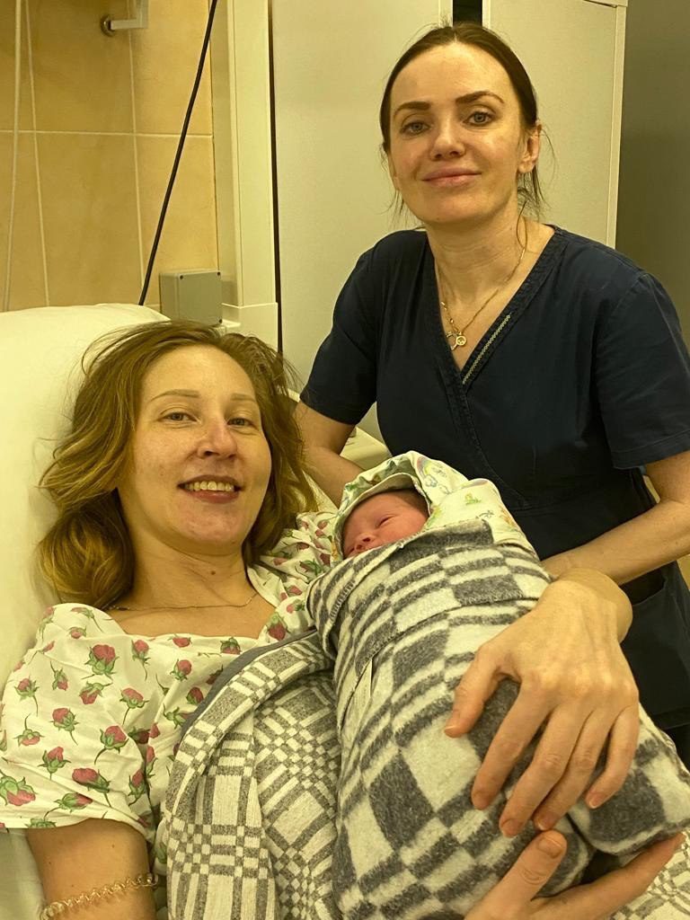 Алла Валерьевна с мамой и малышом