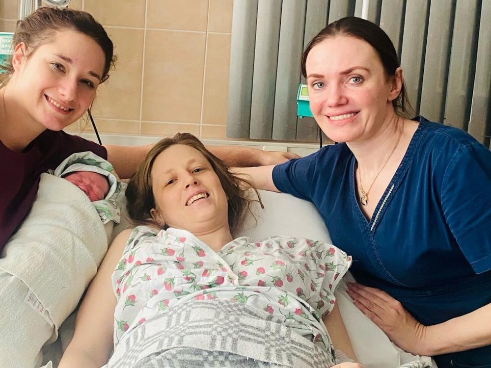 Алла Валерьевна с мамой и малышом
