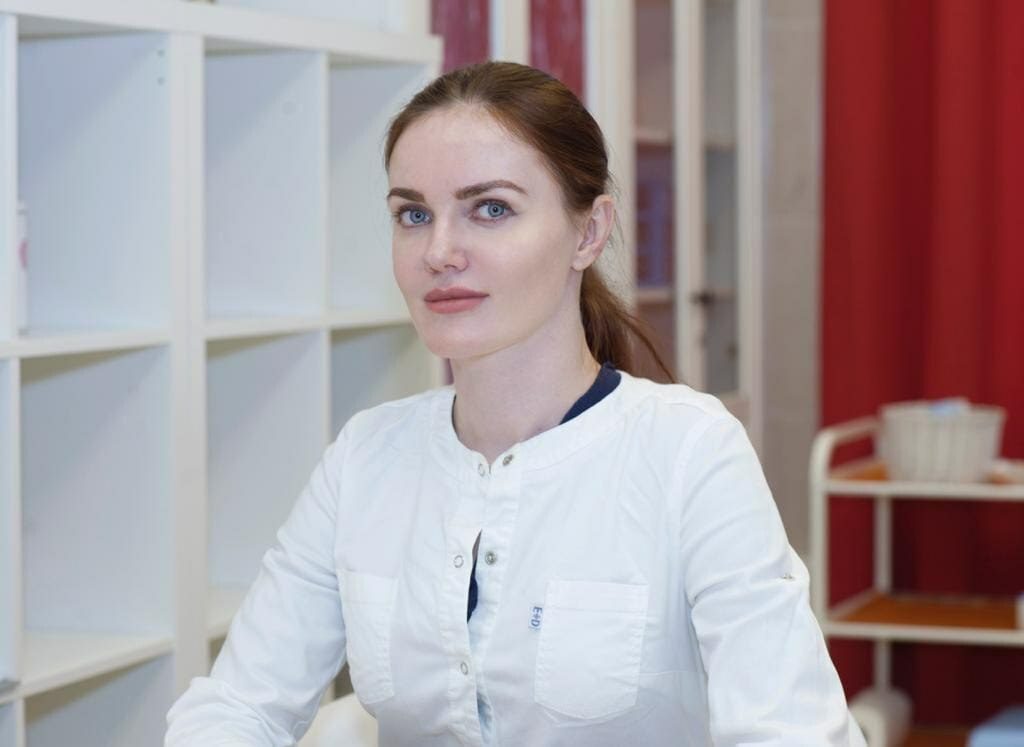 Алла Валерьевна Пашкова в кабинете