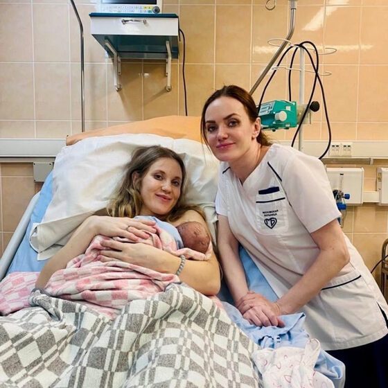 Алла Валерьевна с пациенткой и малышом